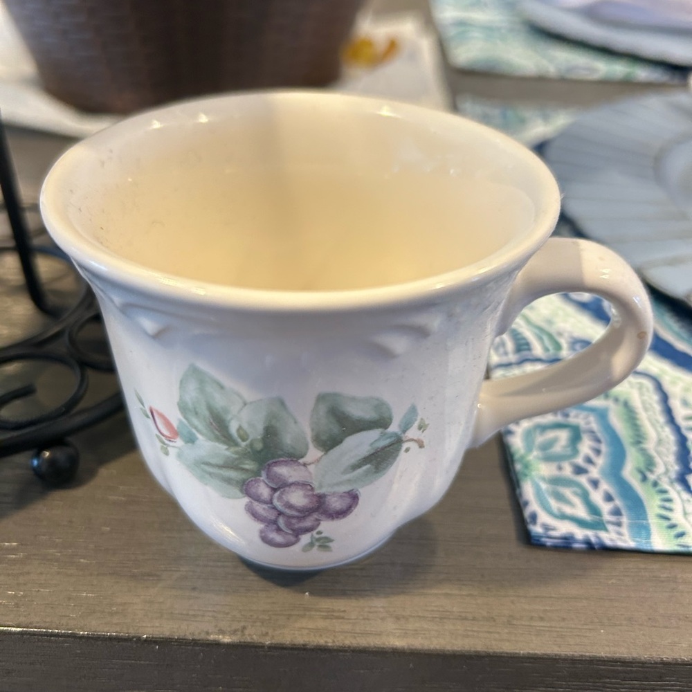 Pfaltzgraff Grapevine pattern coffee mugs.  Set of six